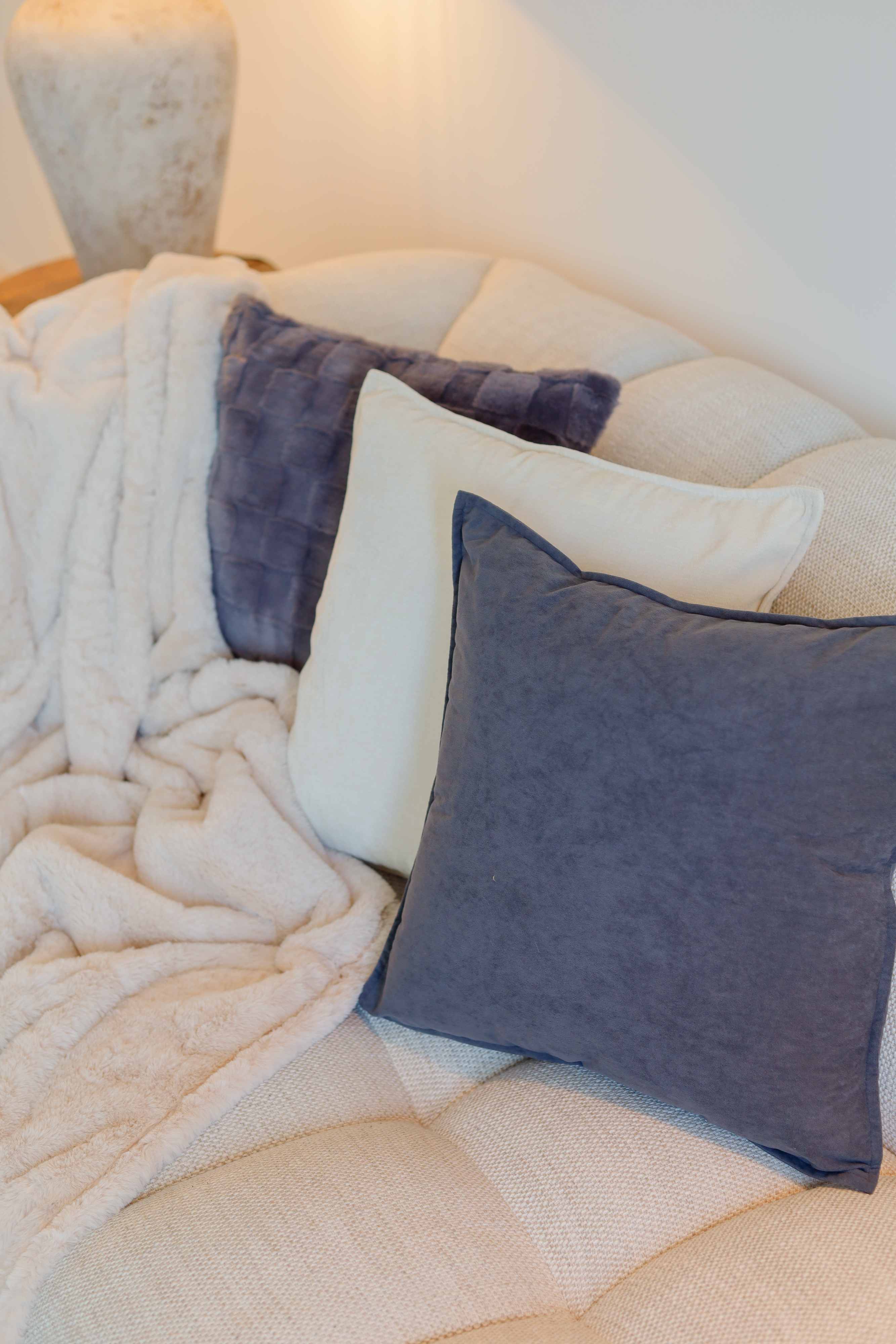 Coussin (rempli) ROY - 45x45 cm, gris foncé