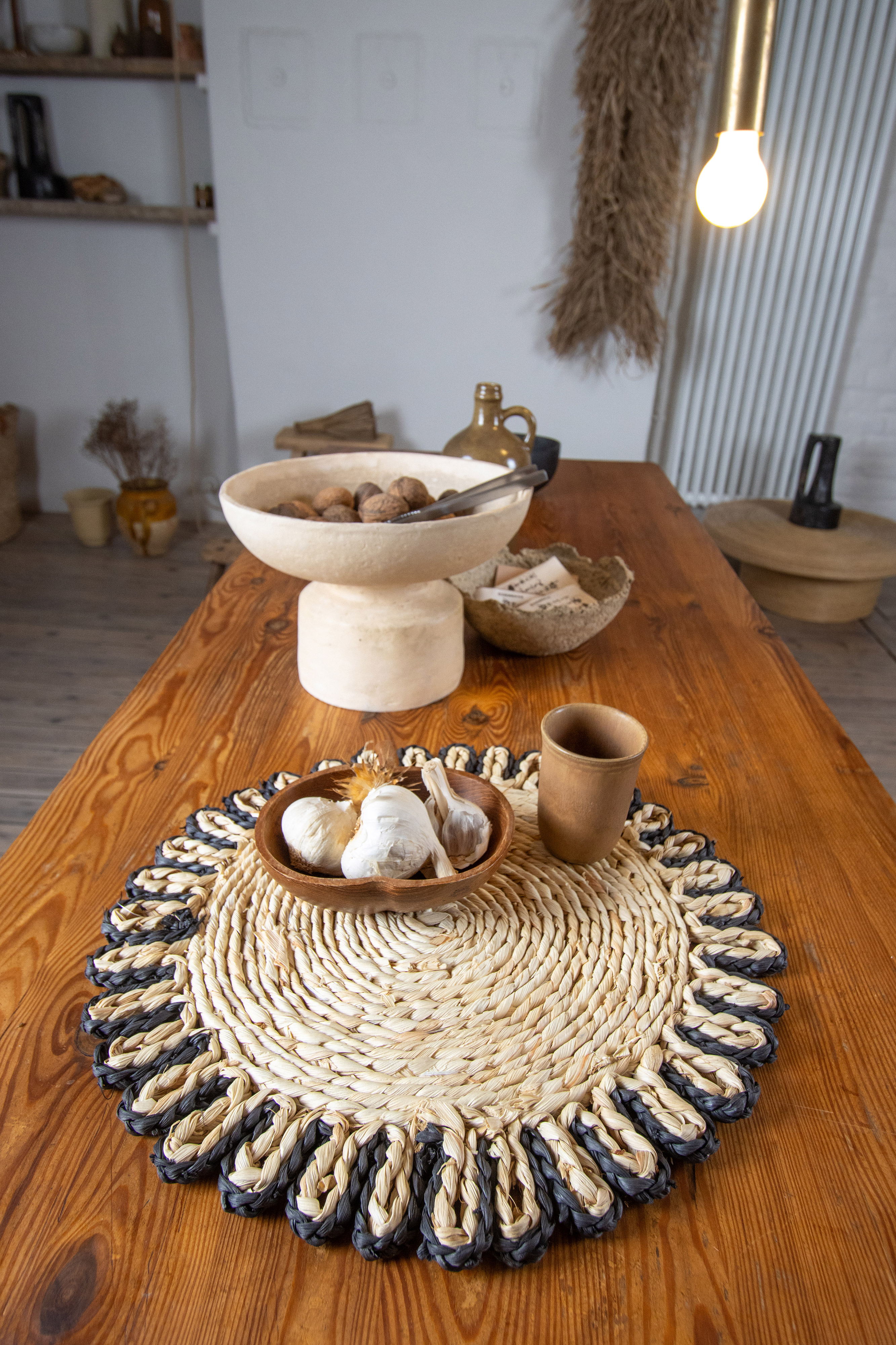 Placemat CORNHUSK - dia 38 cm, black/natural