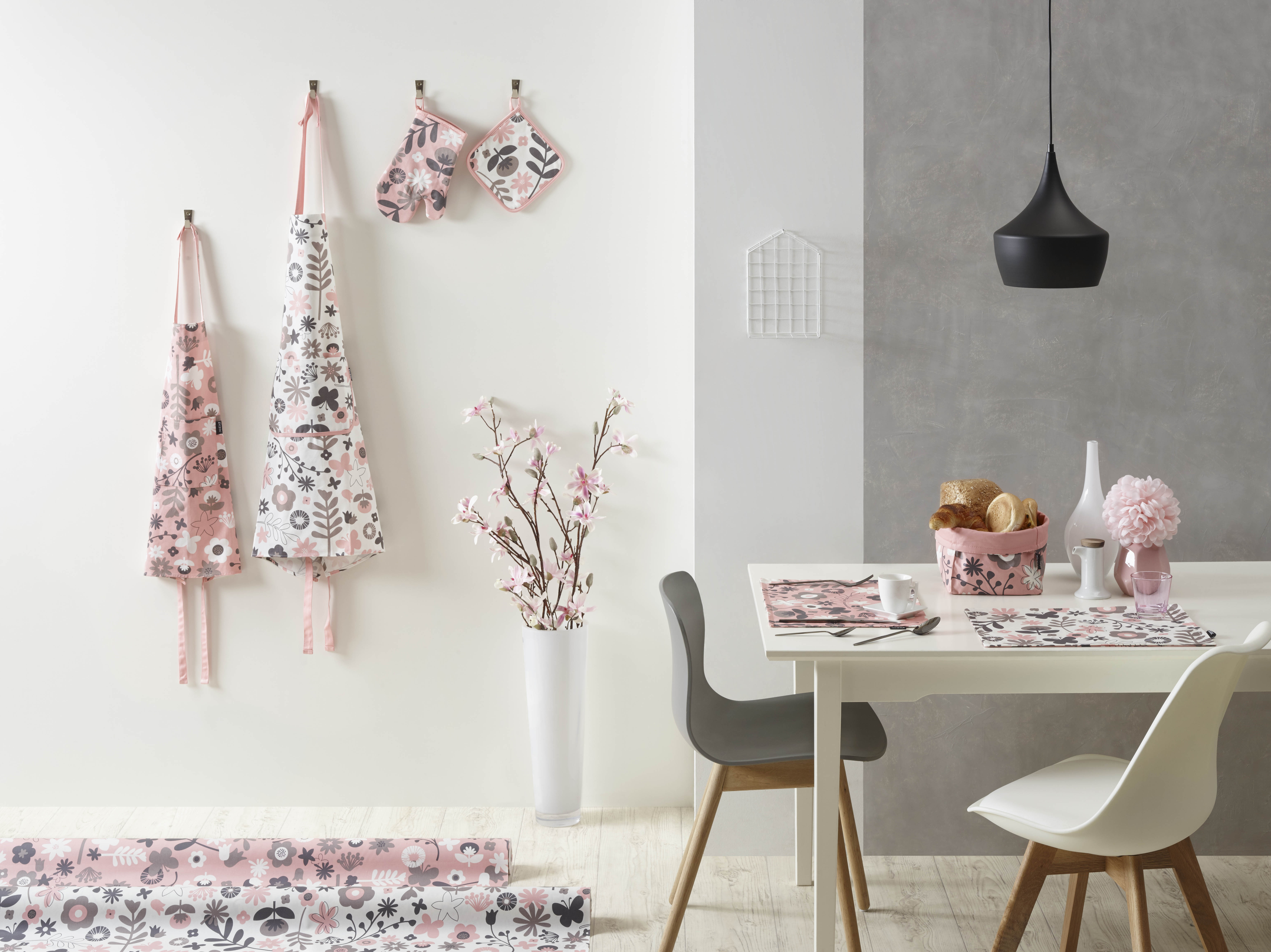 Breadbasket floral CC, PU coated both sides, soft pink