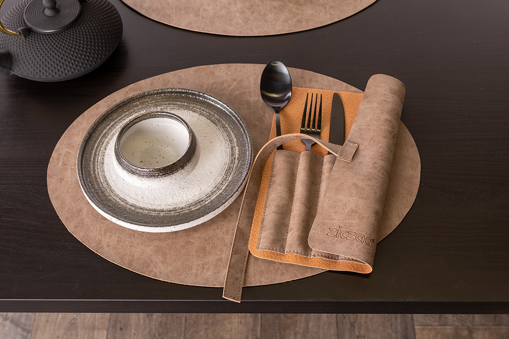 Placemat TRUMAN oval, 33x45 cm, single layer, taupe