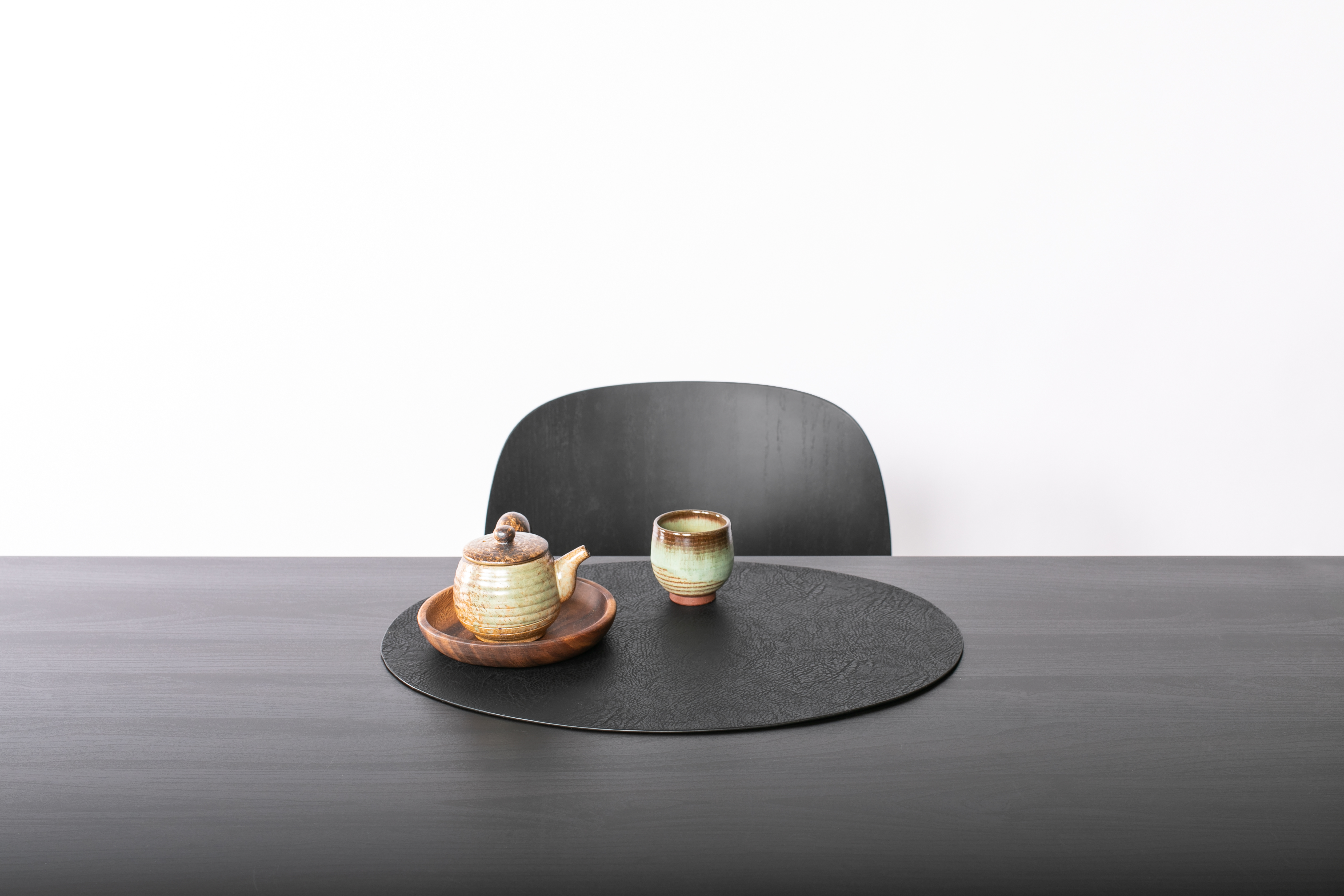 Placemat TROJA - oval, 33x45cm, black