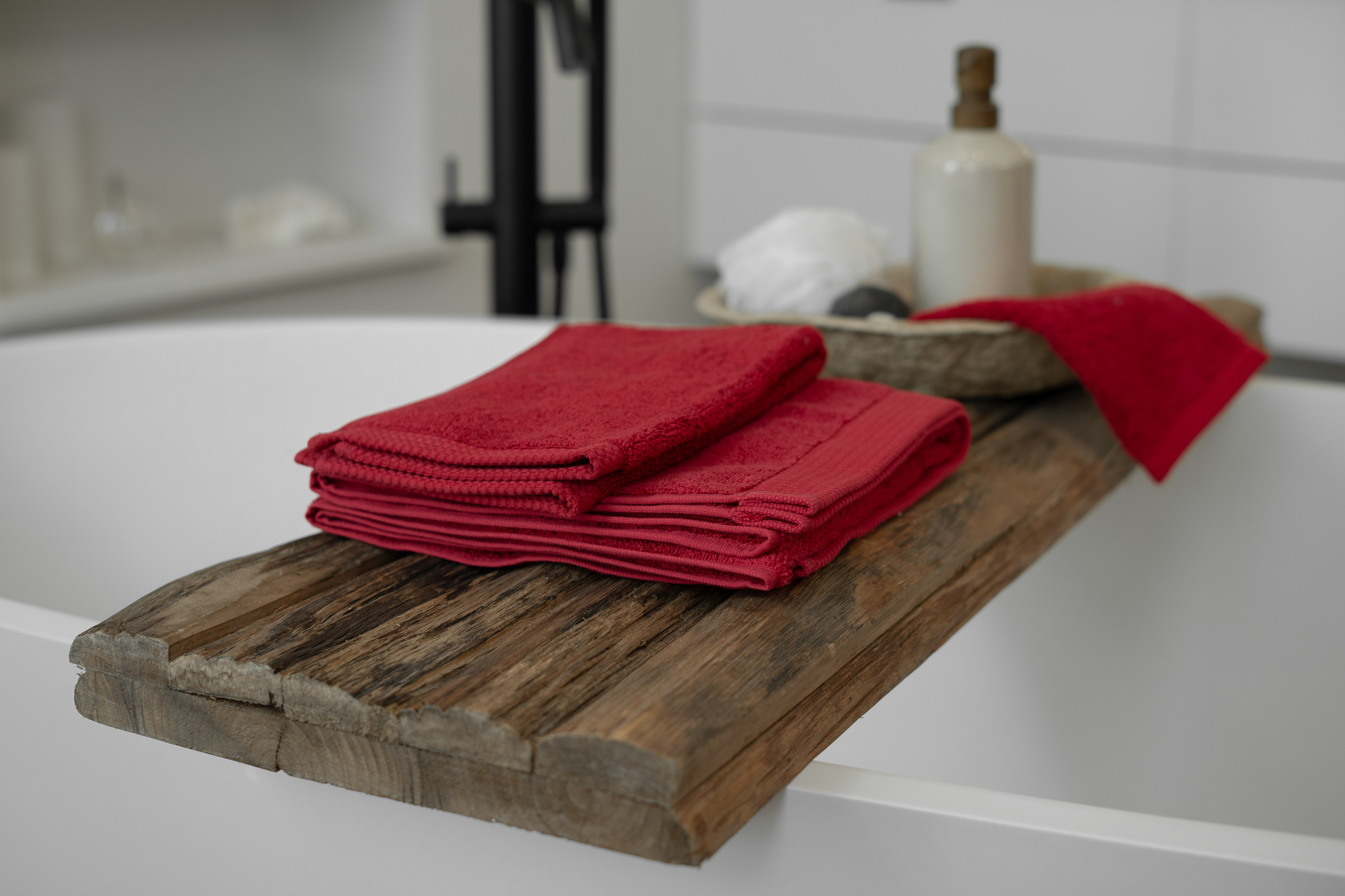 Bath towel DELUX 50x100cm, red