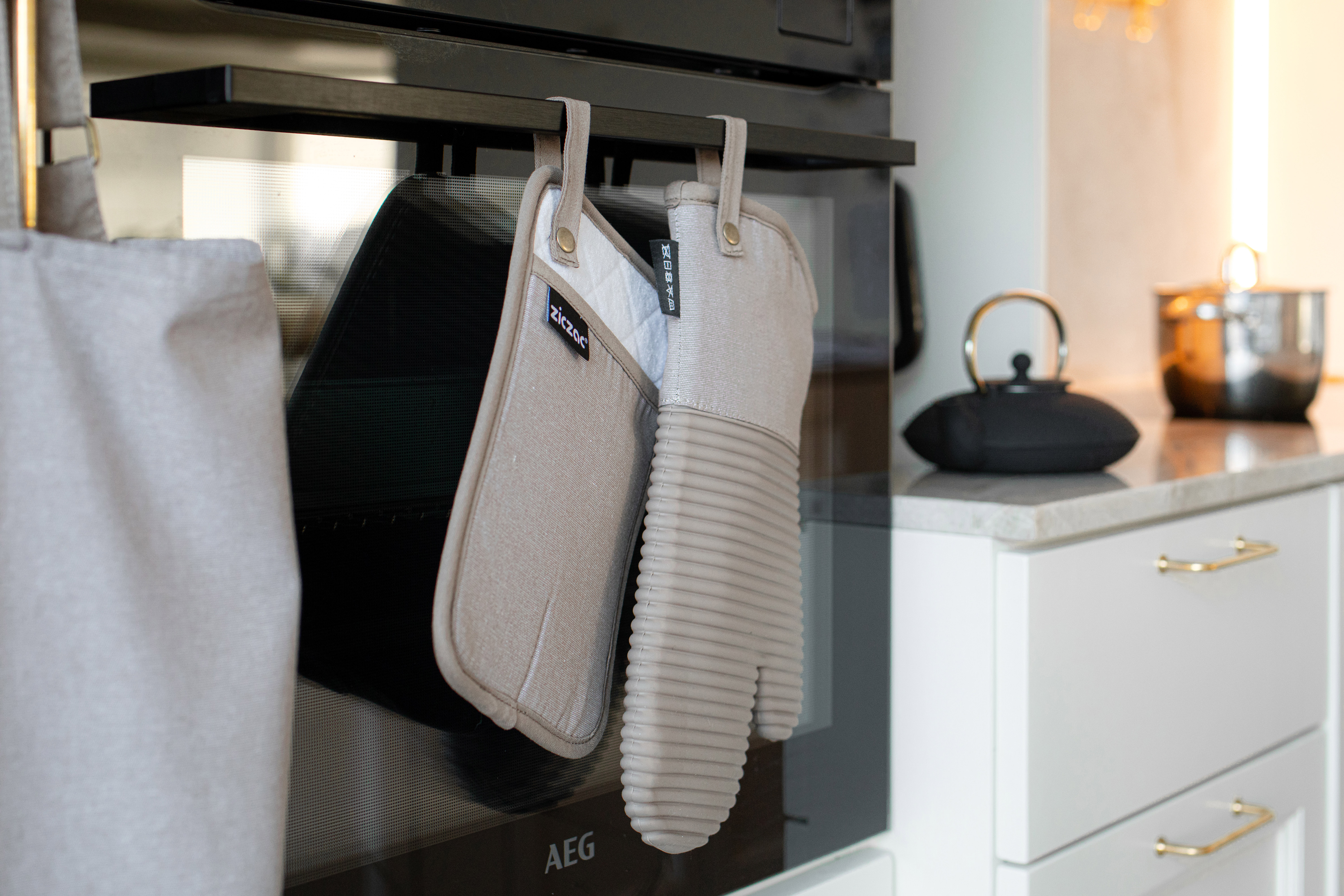 Oven glove SILO - SET/2 (1L + 1R) - 18x33 cm, taupe