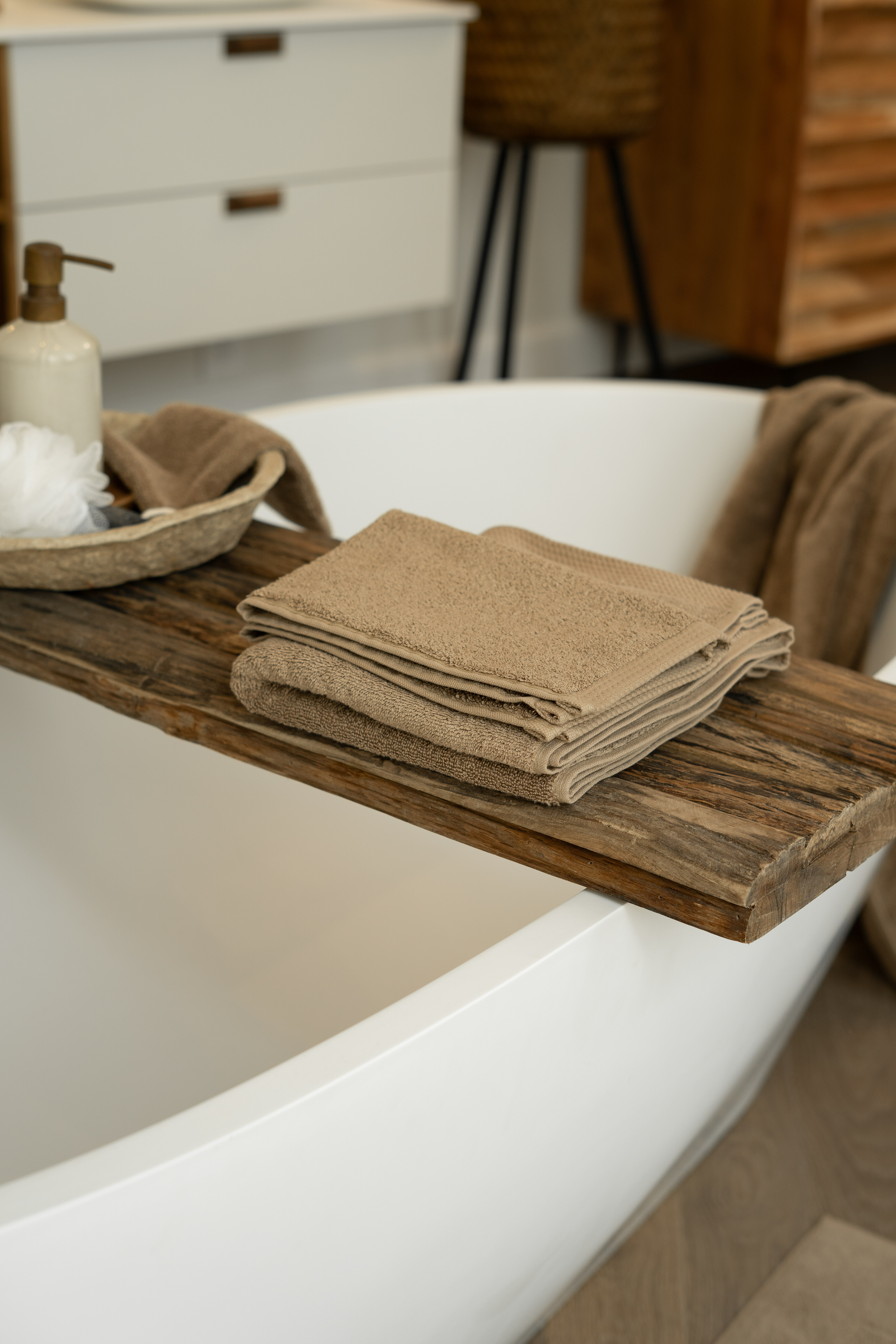 Handtowel DELUX 30x50cm, dark taupe