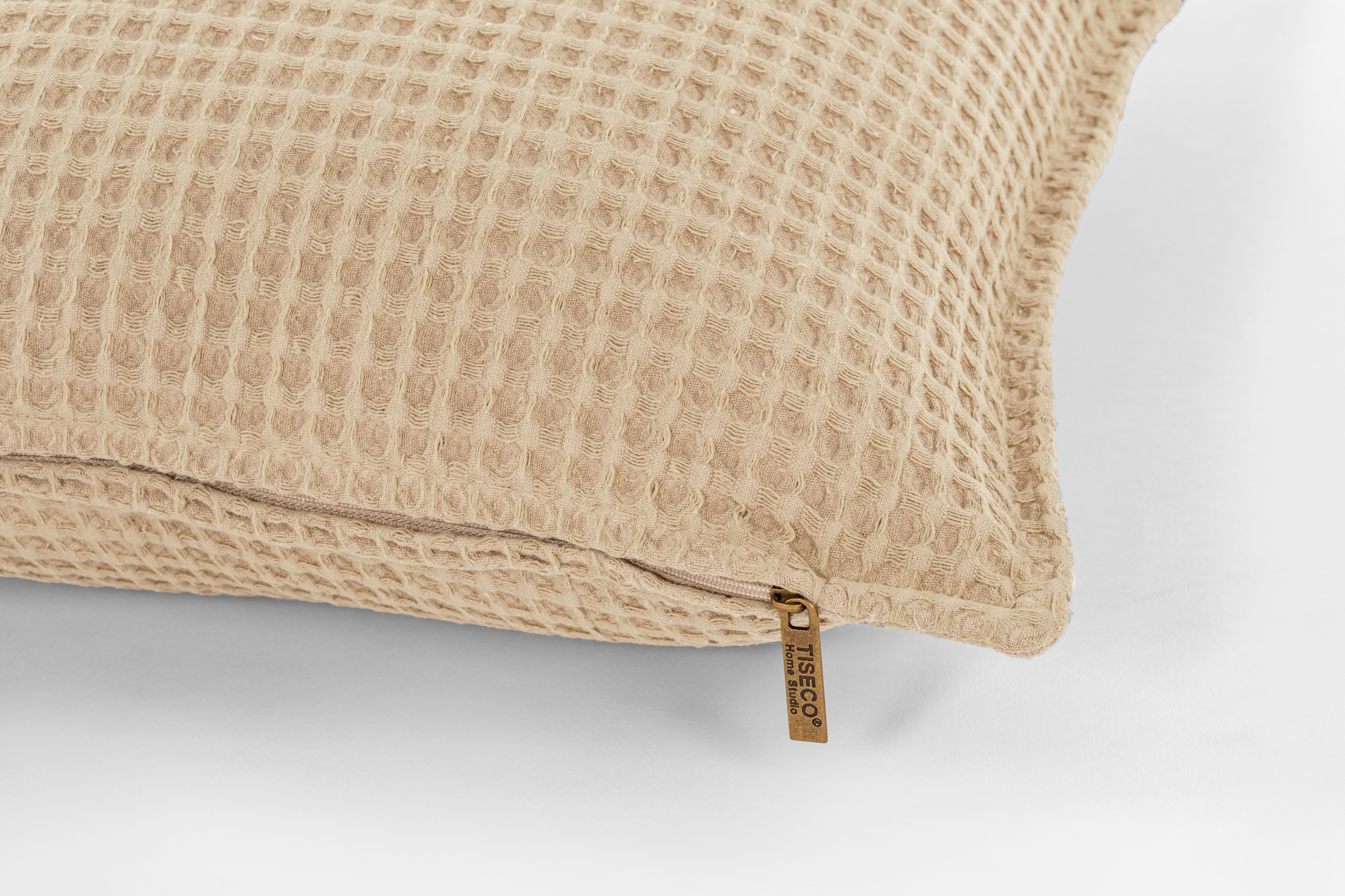 Cushion (filled) HONEYCOMB 45X45cm, sand