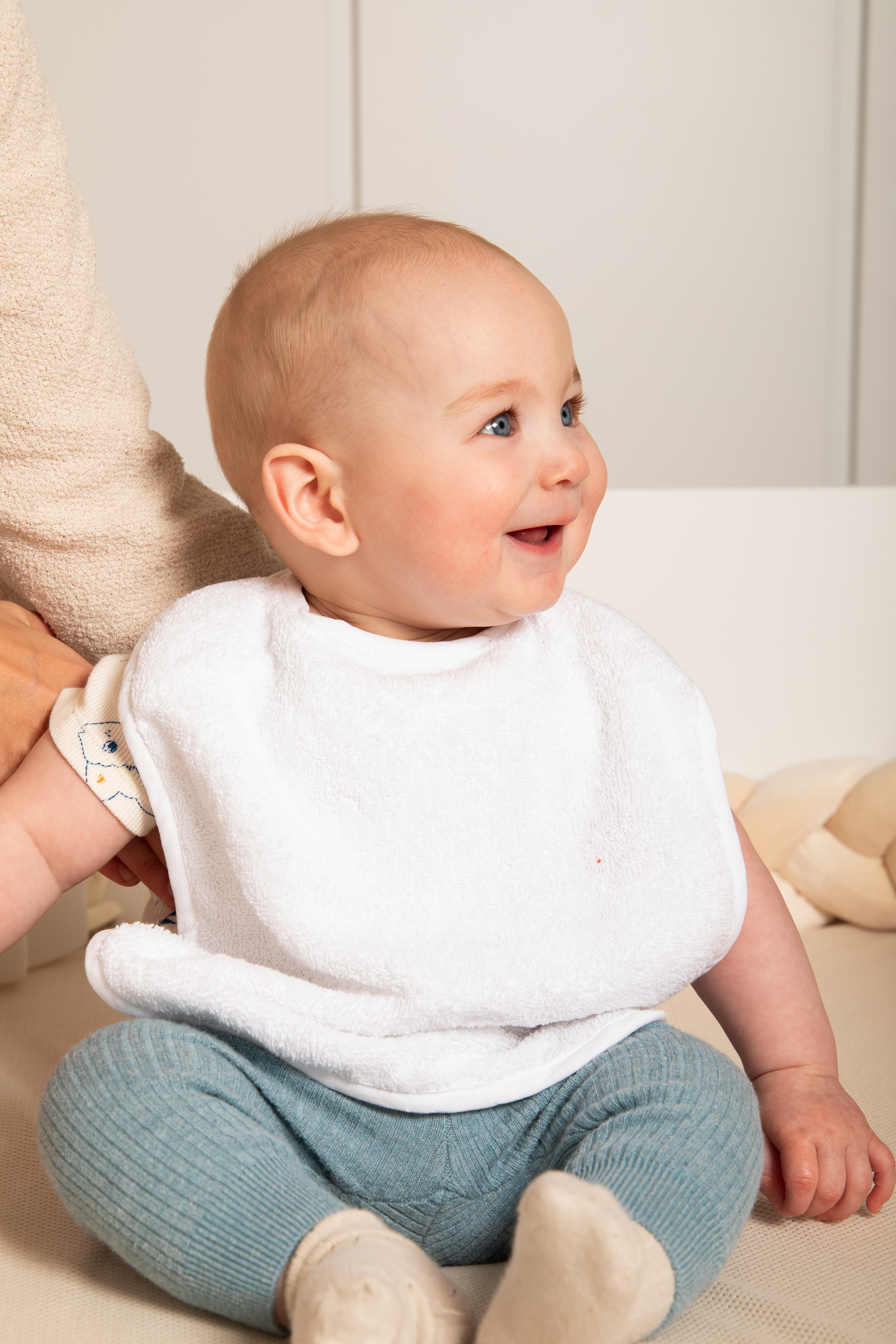Baby bib with straps -  28x37 cm, white