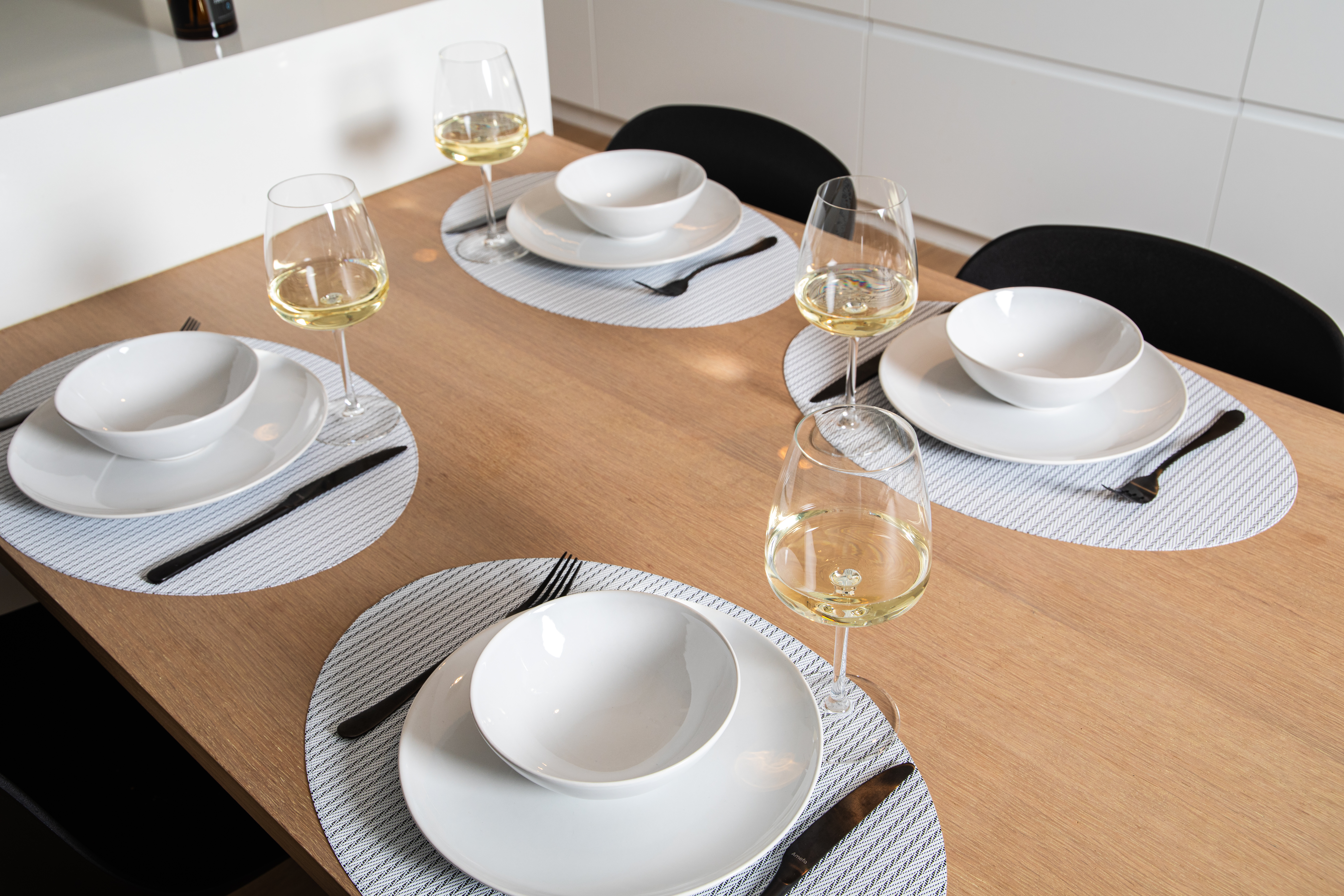 Set de table FALLON ovale, 33x45cm, double ligne noir