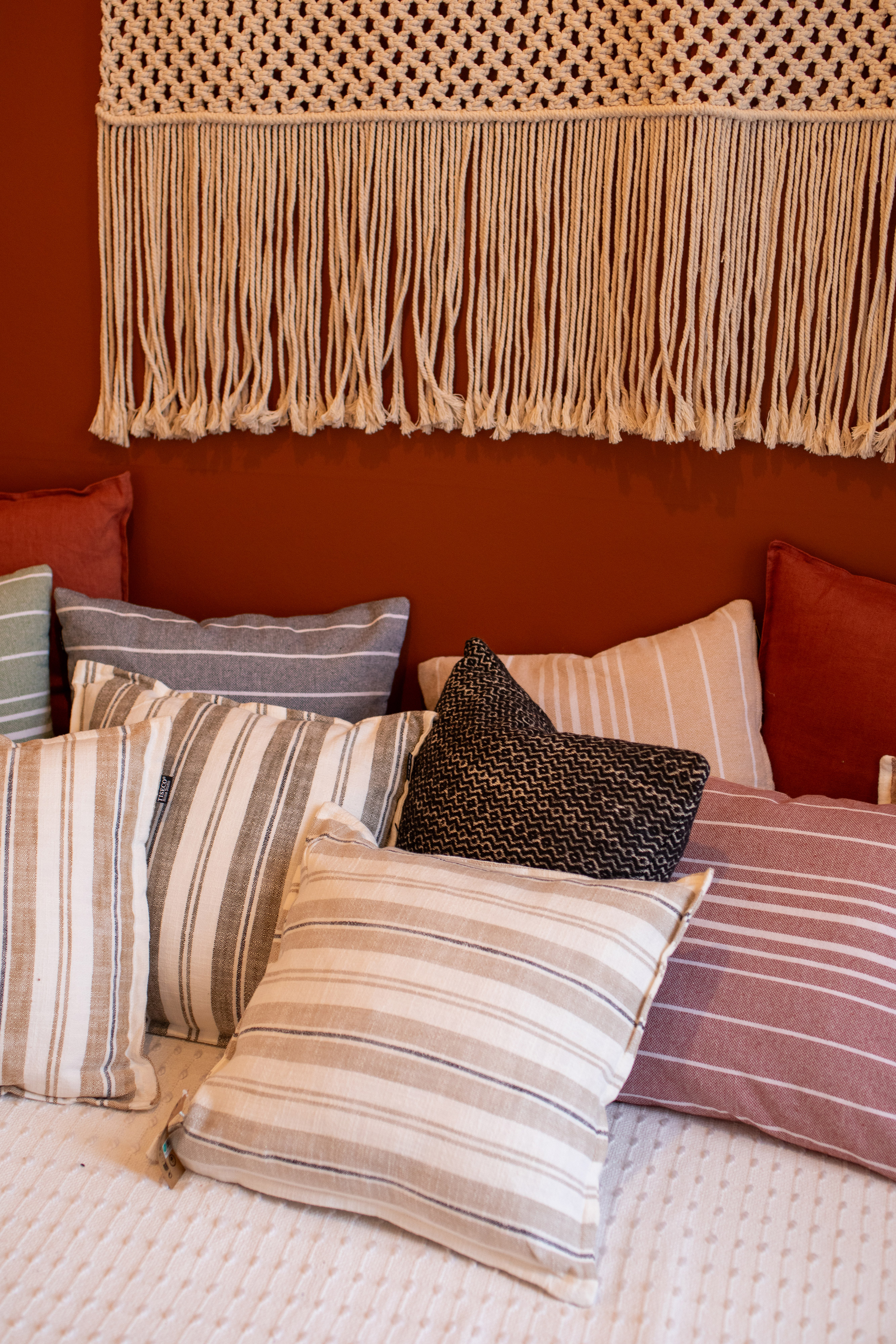 Cushion (rempli) ARTEM - 45x45 cm, noir