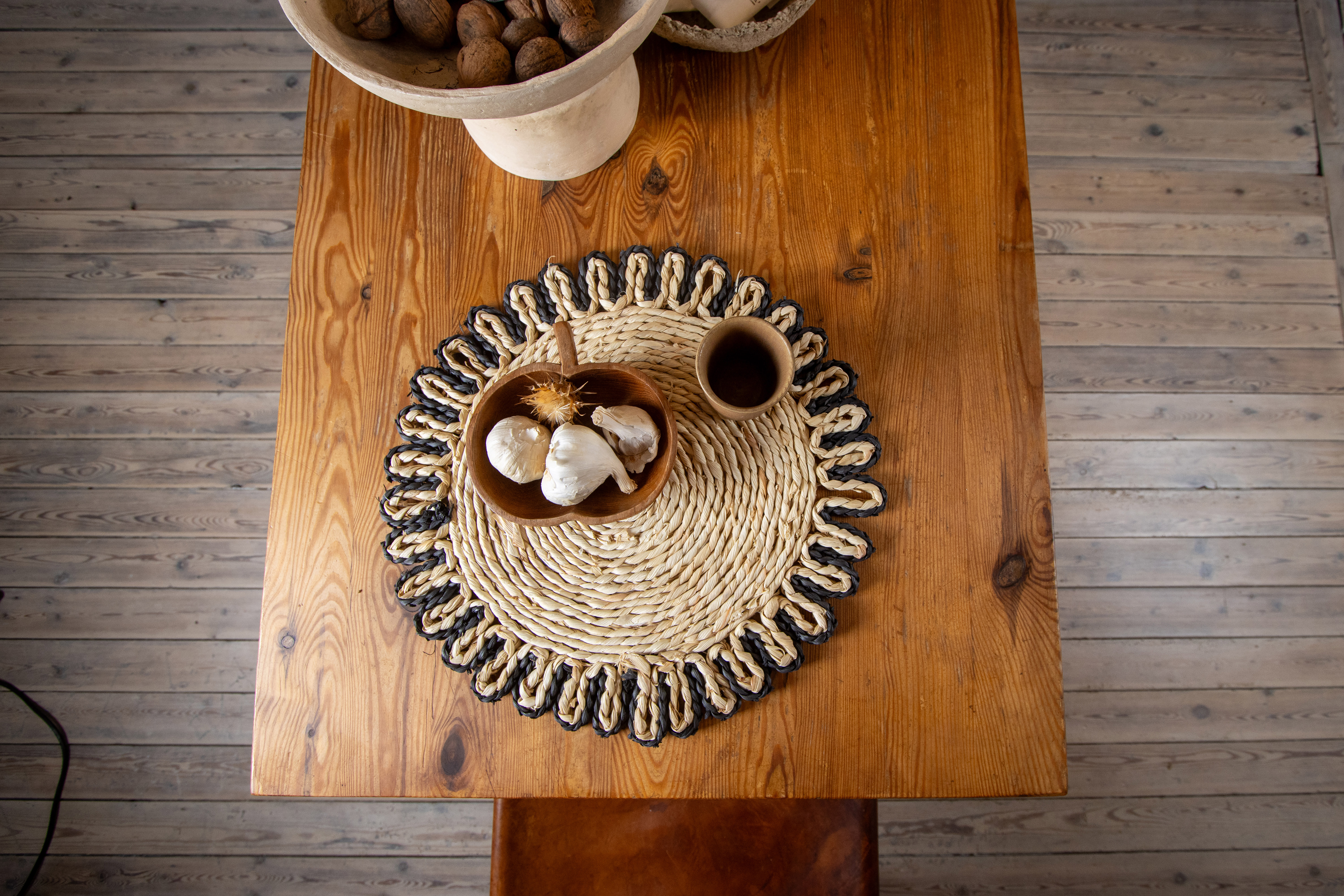 Placemat CORNHUSK - dia 38 cm, black/natural