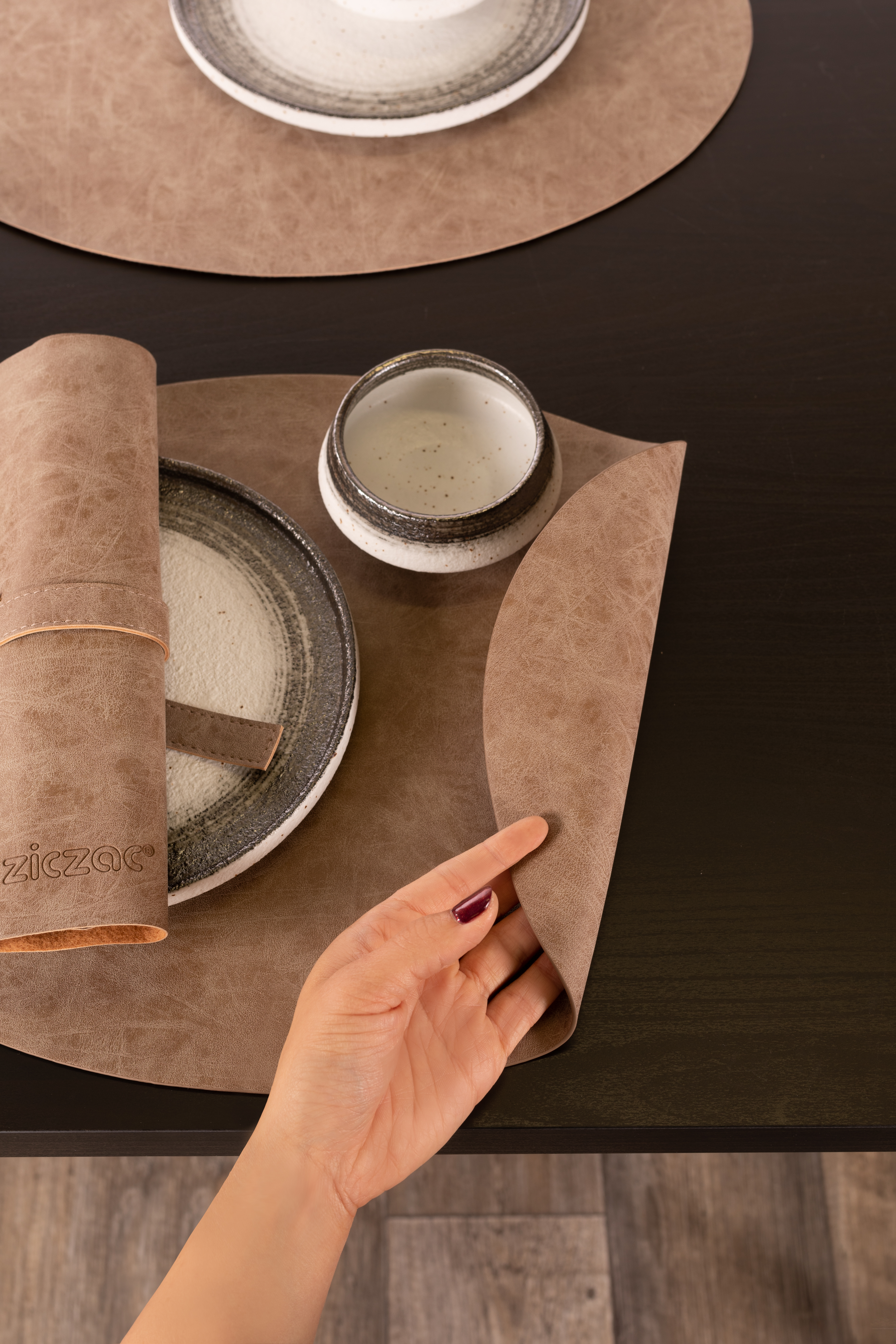 Placemat TRUMAN oval, 33x45 cm, double layer, taupe