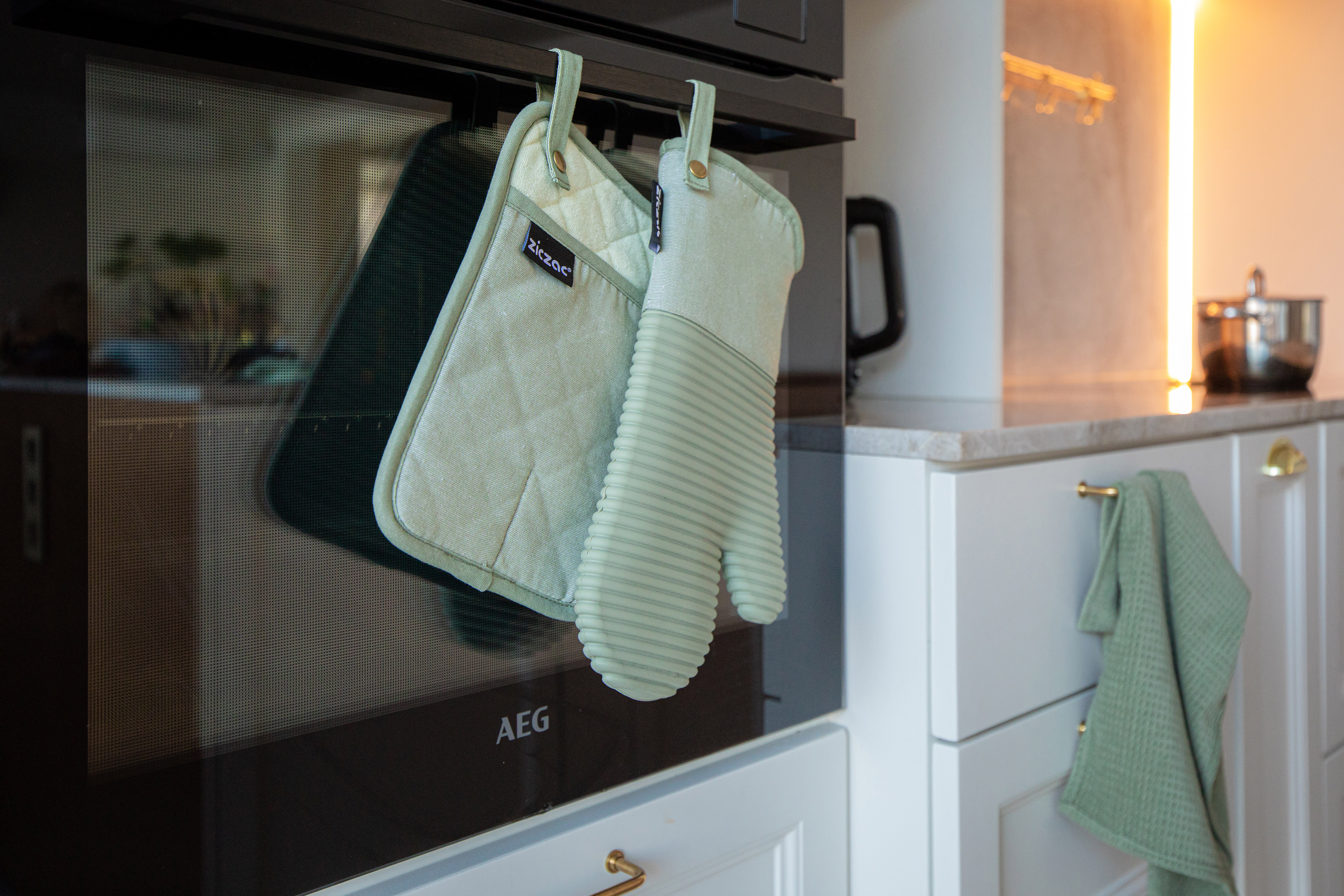 Oven glove SILO - SET/2 (1L + 1R) - 18x33 cm, green tea